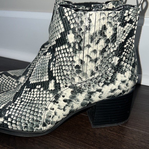 Sam Edelman Booties - Picture 4 of 7